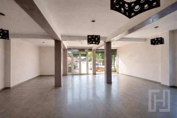 Spatiu comercial ideal cabinete, parcari, zona Marasti/Kaufland