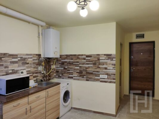 Apartament 2 camere la demisol 43 mp - Hasdeu / Central