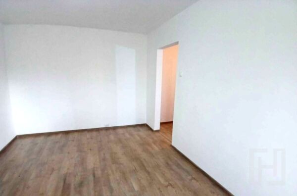 Garsonieră renovata, etaj 3/4 + balcon, Mănăștur-Plopilor