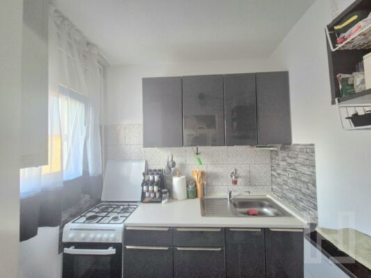 Garsonieră 32 mp + balcon 5 mp,  etaj 4/4, Mărăști