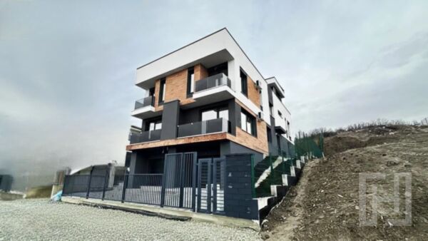 Duplex cu garaj si terasa panoramica 72 mp, Iris