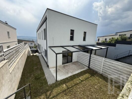 Duplex de vanzare 119 mp, garaj, parcare, teren 300 mp, Iris