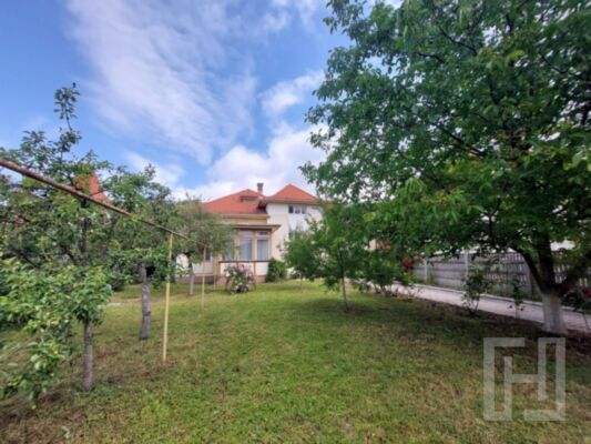 Casa cu valoare artistica ambientala, teren de 1399mp, Grigorescu