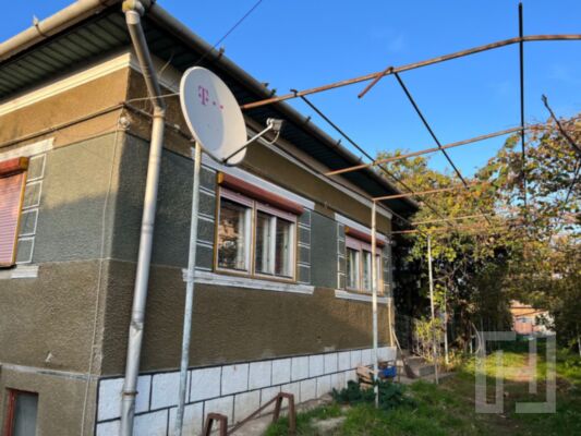 Vand casa in Apahida, zona Centrala, ideal investitie!