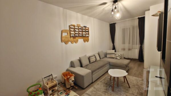 Apartament 2 camere, decomandat, finisat modern, parcare, zona BMW