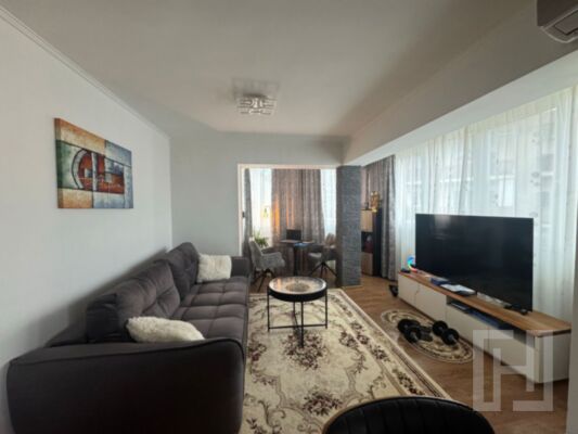 Apartament 3 camere, 70 mp cu parcare, et3, Str Florilor - Floresti