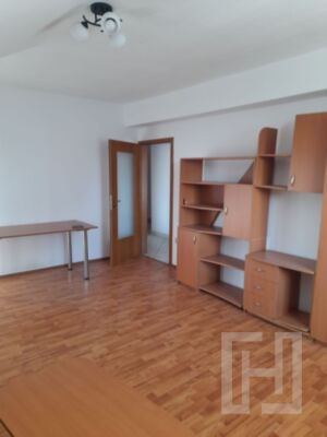Apartament 3 camere in Europa, cu Garaj indiv. zona benzinariei Mol