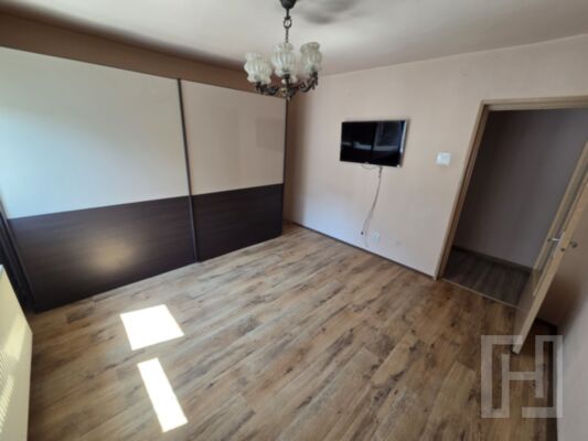 Apartament cu 4 camere, etaj intermediar, zona străzii Mehedinti