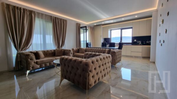 Penthouse 3 camere, 78mp+80mp terasa, parcare - Str Somesului/Floresti