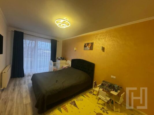 Apartament 2 camere, 61 mp, finisat mobilat, gradina 68 mp, Floresti