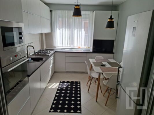 Apartament 3 camere Buna Ziua 84 mp etaj 2/2 parcare subterana