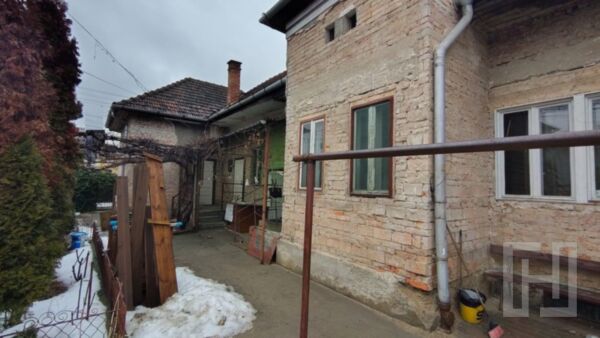 Casa - spațiu comercial, 130 mp, teren total 274 mp, Dâmbul Rotund