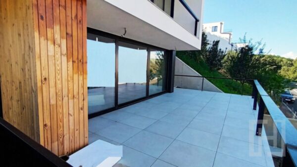 Casa noua ultra moderna, in  Europa, strada linistita, cu panorama !