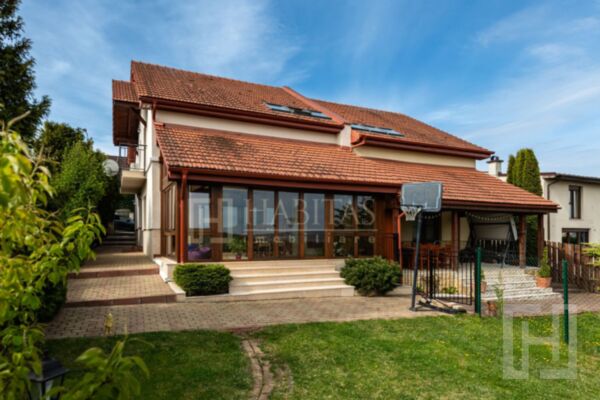 Casa cu materiale de calitate, 639 mp teren, zona deosebita, Borhanci