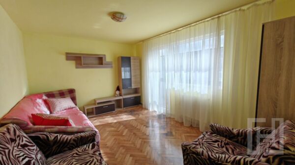Apartament 4 camere, etajul 1, parcare, de inchiriat, Bucium