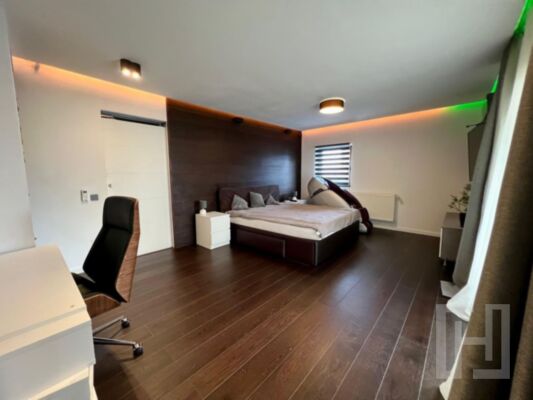 Apartament 3 camere, 107 mp, finisat, parcare, cartierul Europa