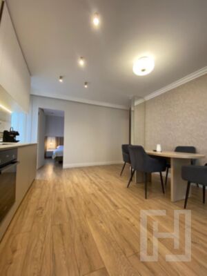 Apartament nou, amplasat într-un imobil premium, parcare, Central