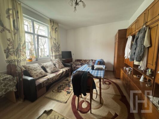 Apartament 1 camera decomnadat, 40mp la casa, curte comuna+pod-Central