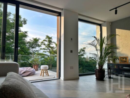 Casa individuala moderna cu 540 mp teren, priveliste spectaculoasa!