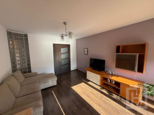 Apartament 2 camere, decomandat, etaj interemediar, zona Roata Faget