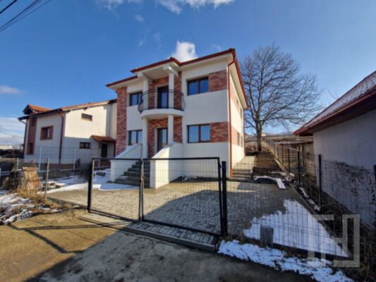 Casa individuala, teren 700 mp, semifinisata, Dezmir zona str Closca