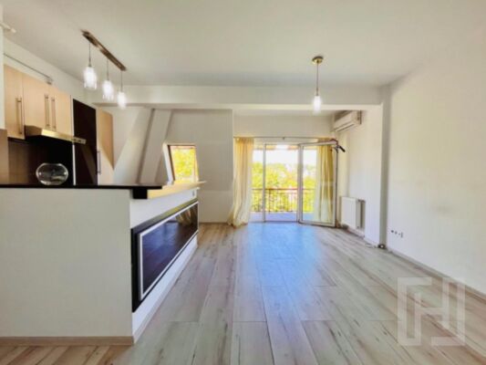 3 camere ultracentral + terasă 16 mp | Str. Ploiești | 0% comision
