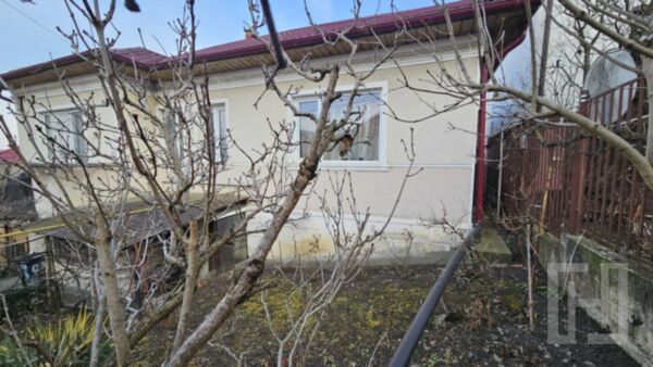 Casa solida D+P,  5 camere,  530 mp teren, cartier Andrei Muresanu