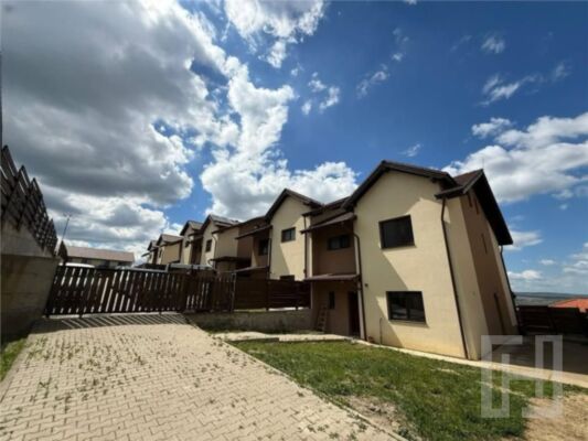 Casa tip duplex finisata, teren 380 mp, Dezmir zona str Criseni