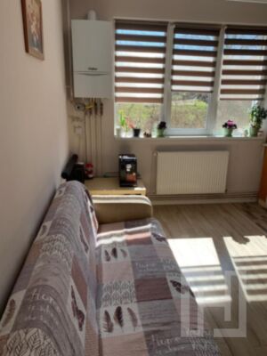 Apartament cu 1 camera etaj 1 din 3,  boxa si parcare, Gruia