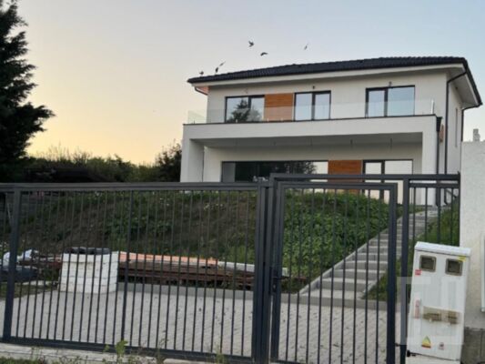 Casa individuala, teren 750 mp, Chinteni cu panorama spre lac