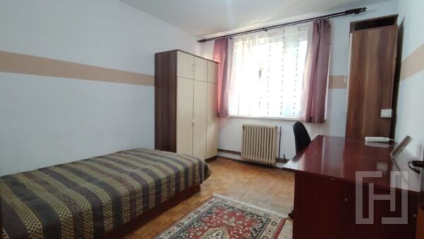 Apartament cu 3 camere, 60 mp, et.2/4,  Piata Abator