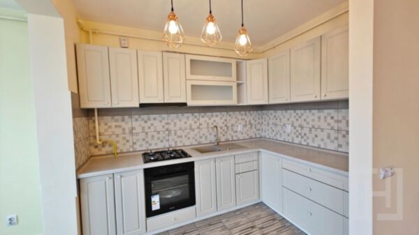 Apartament 3 camere, finisat modern, parcare, zona BMW
