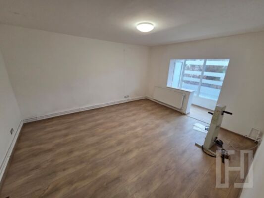 Apartament 3 camere decomandat, boxă, zona Rousseau, Grigorescu