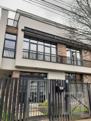 Casă modernă 335 mp, situată în zona veche din Andrei Mureșanu