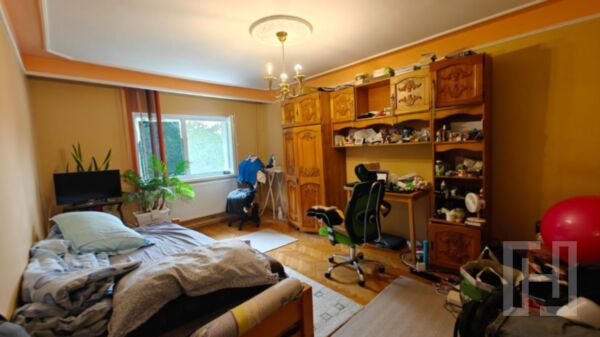 Apartament 2 camere, decomandat, etaj intermediar, Godeanu