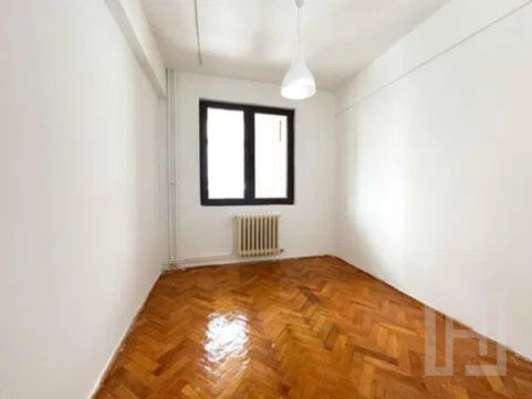 Apartament cu 3 camere, etaj 2/4, 40 mp,  zona Gheorgheni