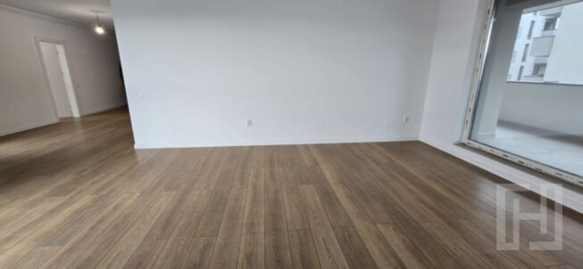 Apartament 3 camere, finisat modern, zona Intre Lacuri, 2700 eu/mp