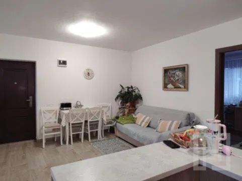 Apartament 3 camere, 54 mp + balcon 8 mp, parter, Borhanci