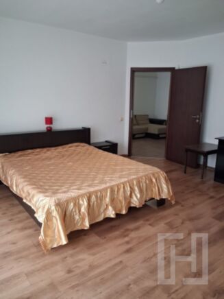 Apartament 2, 46mp, et.1/4, parcare,  Floresti,  zona Stejarului