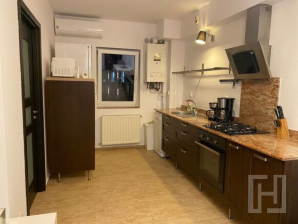 Apartament 2 camere, de inchiriat, in centru, zona strazii Paris