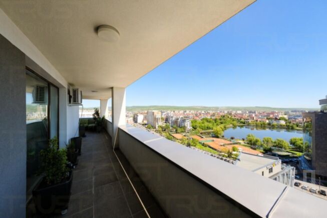 Penthouse spectaculos, 4 camere, bloc nou, zona Iulius