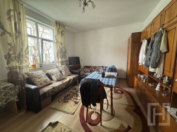 Apartament 1 camera decomnadat, 40mp la casa, curte comuna+pod-Central