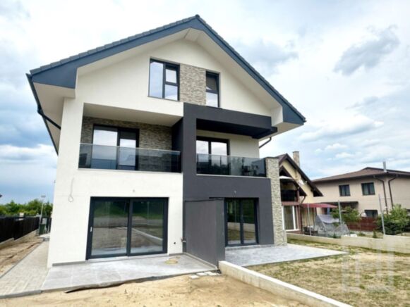 Casa tip Duplex P+E+M 180mp - 320 teren - Europa