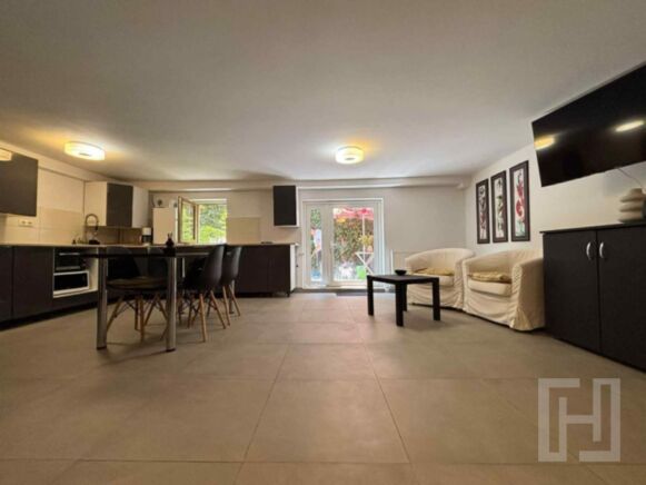 Apartament cu 3 camere, 80mp, curte 100mp, Manastur zona Campului