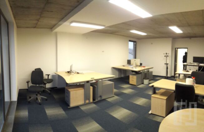 Spațiu de birouri, compartimentat, finisat modern, constructie noua