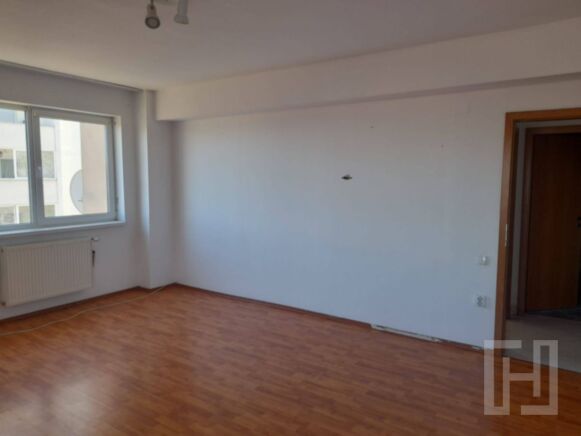 Apartament 2 camere, de vanzare, garaj,in Europa, zona benzinariei Mol