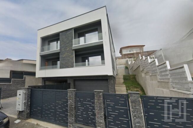 Duplex de vanzare 119 mp, garaj, parcare, teren 300 mp, Iris
