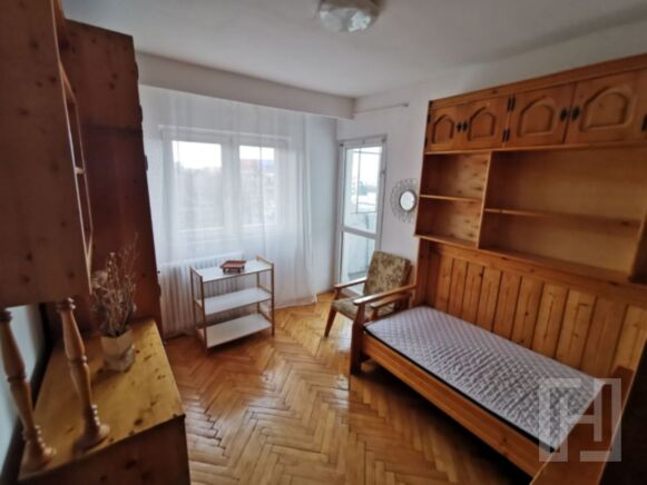 Apartament 3camere, cu centrala, cartier Zorilor, zona strazii Pasteur
