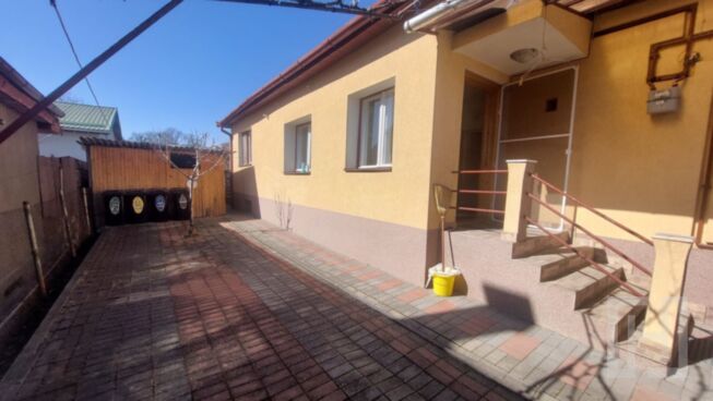 0 COMISION Casa zona Scolii Emil Isac, front la 2 strazi-Dambul Rotund