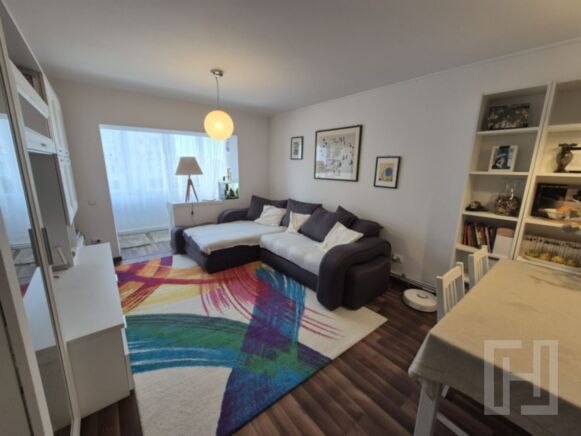 Apartament 4 camere, finisat, mobilat, parcare, zona str Izlazului